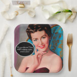 Funny Retro Sarcastic Woman Birthday Papieren Bordje<br><div class="desc">Op borden op papier is een goed gecoiffed socialistische vrouw uit de jaren 50 te zien met een aanpasbare sarcastische verjaardagsgroet die de ontvanger zeker zal laten glimlachen.</div>