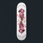 Funny Romantic Sloth Smile Cartoon Drawing - Fun Persoonlijk Skateboard<br><div class="desc">Grappig Romantic Sloth Smile Cartoon Animal Drawing Playful Love Hearts - Kies / voeg uw unieke tekst / lettertype / kleur toe - maak uw speciale cadeautje - vergroot en verplaats of verwijder elementen / afbeelding met aanpassingsgereedschap! - Tekening en ontwerp door MIGNED. Je kunt ook mijn design overdragen naar...</div>