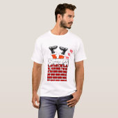 Funny Santa claus zat vast in schoorsteen T-shirt (Voorkant volledig)