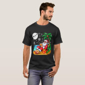 Funny Santa Sungles Drinking Coconut On Beach Chri T-shirt (Voorkant volledig)