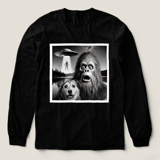 Funny Scared Bigfoot & Dog Watching UFO Alien Tri-Blend Shirt (Voorkant)