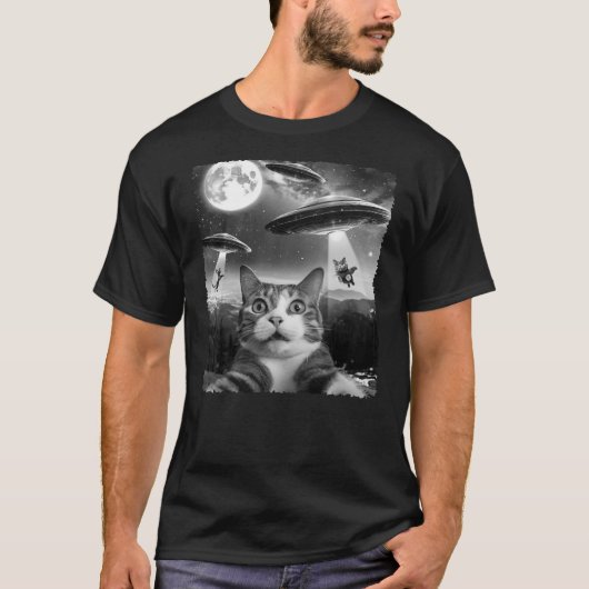 Funny Scared Cat Selfie with Alien UFOs Gift Men W T-shirt (Voorkant)