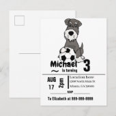Funny Schnauzer Dog die Voetbal speelt Uitnodiging Briefkaart (Voorkant / Achterkant)