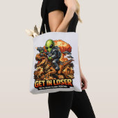 Funny Sci-Fi Fantasy Meme Art, Alien Riding Dinosa Tote Bag (Dichtbij)