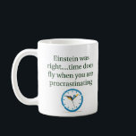 Funny Science Mok - "Het geschenk" voor wetenschap<br><div class="desc">Begin de dag met een lach en een vleugje wetenschap! Deze grappige mok heeft een slimme wetenschappelijke grap of woordspeling die ideaal is voor iedereen die van STEM-humor houdt. Of het nu gaat om een geestige chemiequip, een physics gag of een biologiewoordspeling, deze mok maakt elke slok een beetje slimmer...</div>
