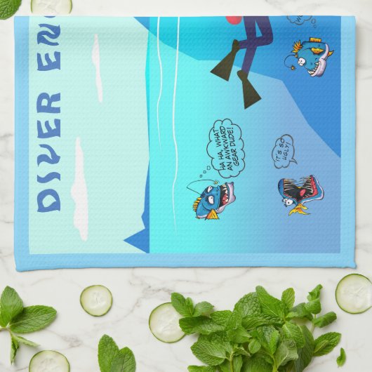 FUNNY SCUBA DIVER FISH ENCOUNTER. THEEDOEK (Gevouwen)