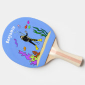 Funny scuba-duiker en cartoon van zee tafeltennisbatje (Zijkant)