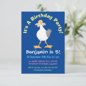 Funny seagull met Franse friet cartoon Uitnodiging (Staand voorkant)