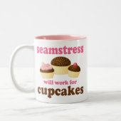 Funny Seamstress Tweekleurige Koffiemok (Links)