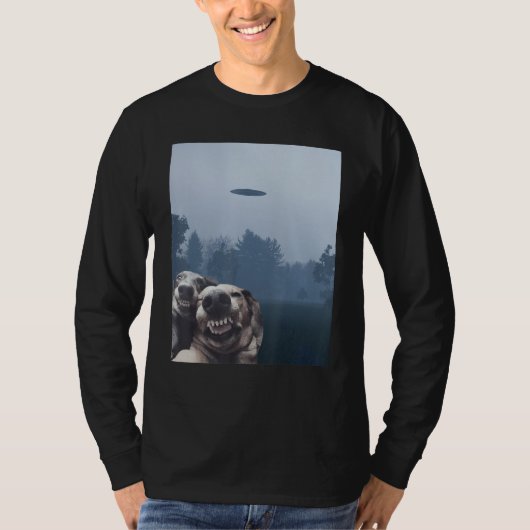 Funny selfie Dogs With Alien UFO Funny Dog With hi T-shirt (Voorkant)