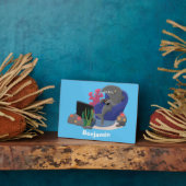 Funny shark die tv-cartoon bekijkt fotoplaat (Zijkant)