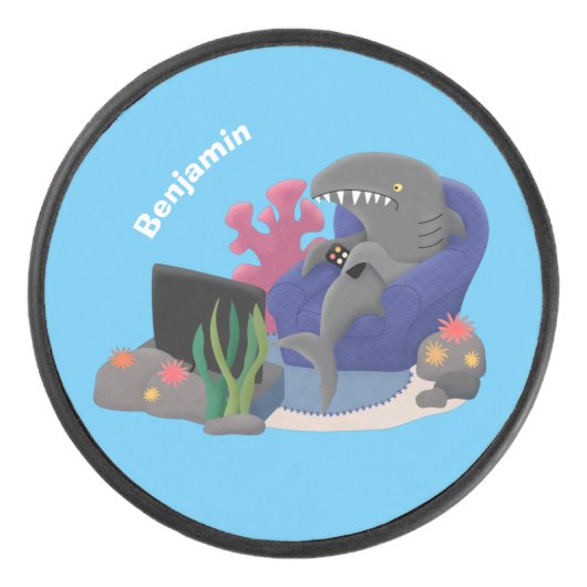 Funny shark die tv-cartoon bekijkt hockey puck (Voorkant)