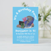 Funny shark die tv-cartoon bekijkt kaart (Staand voorkant)