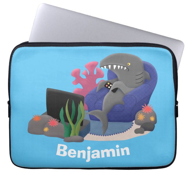 Funny shark die tv-cartoon bekijkt laptop sleeve (Voorkant)