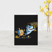 Funny Shark Dreidel Menorah Hanukkah Kids Womens M Kaart (Gele Bloem)