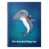Funny Shark heeft een grotere jachthout nodig Notitieboek (Voorkant)