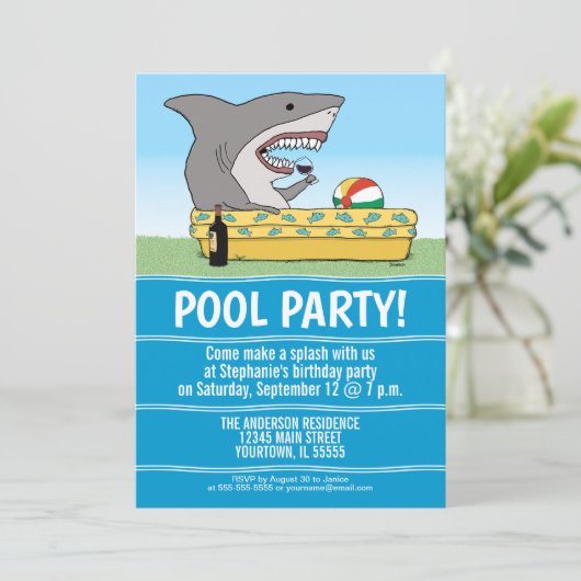 Funny Shark in Pool Birthday Party Kaart (Staand voorkant)
