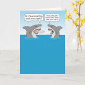 Funny Shark Making a Bad Joke Birthday Kaart (Gele Bloem)
