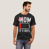 Funny Single Mam van 2-boys Low Battery Moederdag T-shirt (Voorkant volledig)
