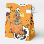 Funny Skeleton And Candy For Halloween Bedankdoosjes (Achterkant)