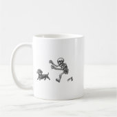 Funny Skeleton Chasing Dachshund Dog Halloween Dog Koffiemok (Links)
