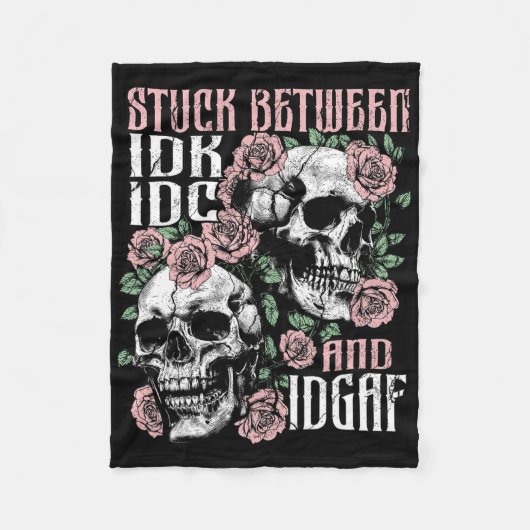 Funny Skeleton Stuck Between Idk Idc Idgaf Hallowe Fleece Deken (Voorkant)