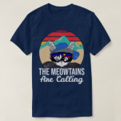 Funny Ski Cat Lovers the Meowtains noemt hem Retr T-shirt (Design voorkant)