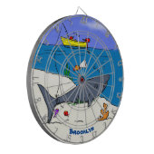 Funny slaapshark and Fishing cartoon Dartbord (Voorkant Links)