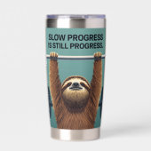 Funny Sloth Gym Motivation Poster - Slow Progress Geïsoleerde Drinkbeker (Voorkant)