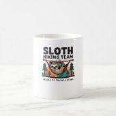 Funny Sloth Hiking - This funny sloth hiking gift Koffiemok (Center)