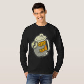 Funny Sloth Hugging a Beer Drinkers T-shirt (Voorkant volledig)