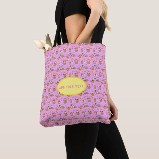 Funny Sloth Pink Floral Pattern | Jouw tekst toevo Tote Bag (Dichtbij)