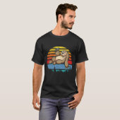 Funny Sloth Retro Pine Tree Mannen Vrouwen Kinder T-shirt (Voorkant volledig)