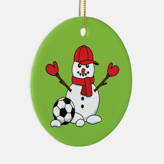 Funny Snowman met Voetbal Keramisch Ornament (Rechts)