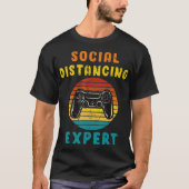 Funny Social Distance  Retro Gamer Video Ga T-shirt (Voorkant)