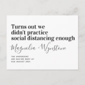 Funny Social Distancing Pregnancy Announge Aankondigingskaart (Voorkant)