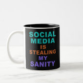 Funny "Social Media" aangepaste monogram-mokken Tweekleurige Koffiemok (Links)