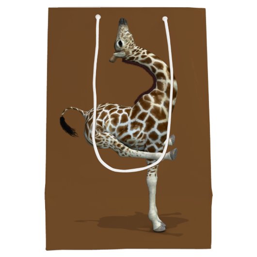 Funny Sporty Giraffe Medium Cadeauzakje (Achterkant)