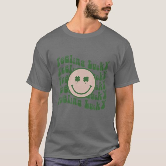 Funny St Patrick Day Feeling Lucky Smile Face Meme T-shirt (Voorkant)