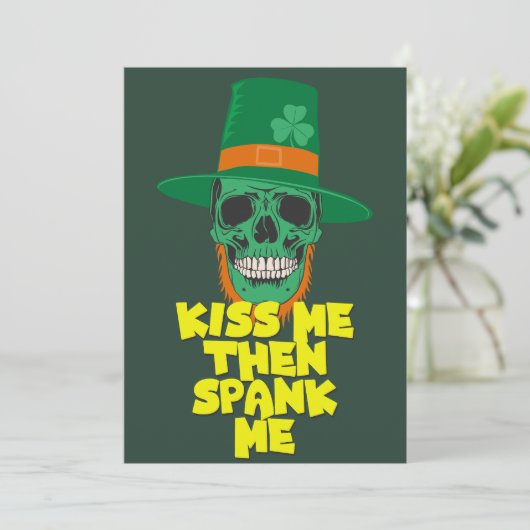 Funny St Patricks Day 2023... Kus me dan... Feestdagenkaart (Staand voorkant)