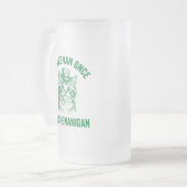 Funny St. Patrick's Day Cat Shenanigan Pun Retro Matglas Bierpul (Voorkant links)