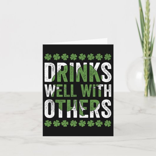 Funny St Patricks Day Drink goed bij anderen Kaart (Voorkant)