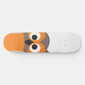 Funny staring cartoon owl skateboard (Horizontaal)