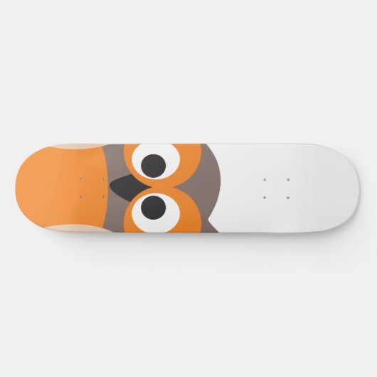Funny staring cartoon owl skateboard (Horizontaal)