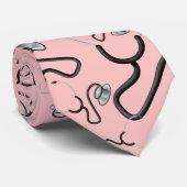 Funny stethoscopen voor artsen op lichtroze stropdas (Opgerold)