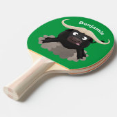 Funny stromend water buffalo cartoon tafeltennisbatje (Voorkant Gekanteld)