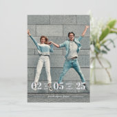 Funny & Stylish Unmatched Wedding Photo Card Save The Date (Staand voorkant)