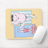 Funny Sunbathing Couple Cartoon Seaside Art Muismat (Met muis)