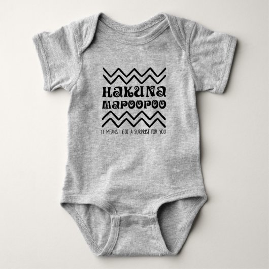 Funny Surprise, Hakuna Mapoopoo, cadeau voor baby Romper (Voorkant)