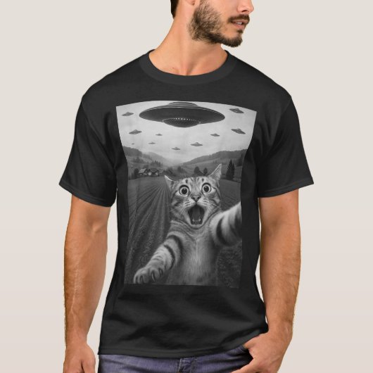 Funny Surprised Ed Cat Selfie With Alien Ufo Cat U T-shirt (Voorkant)